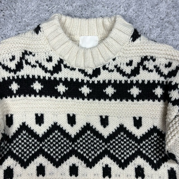 H&M Sweater Womens Extra Small Classic Crewneck Cozy Textured Geometric Knit - Picture 2 of 4